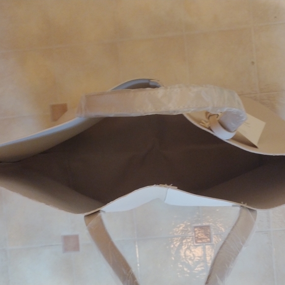 Donna Karan Cashmere Mist Tote - Picture 5 of 11